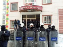 DİYARBAKIR EMNİYET MÜDÜRLÜĞÜ - DBP Diyarbakır İl Binasına Polis Baskını