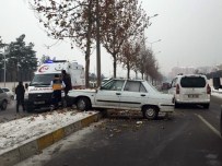 Diyarbakır'da Trafik Kazası Açıklaması 1 Yaralı