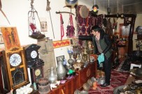 EV GEREÇLERİ - Elli Yılda Topladığı Antika Eserlerle Evini Müzeye Çevirdi