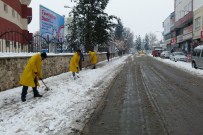 KAR LASTİĞİ - Kahta Belediyesi'nin Karla Mücadelesi Sürüyor