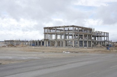 Karaman'da Fuar Ve Kongre Merkezi Hızla Yükseliyor