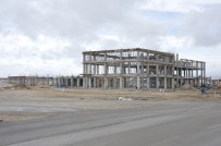 DEVLET PLANLAMA TEŞKILATı - Karaman'da Fuar Ve Kongre Merkezi Hızla Yükseliyor