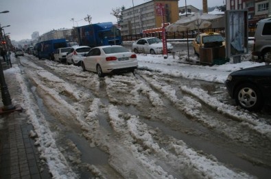 Yozgat'ta Cadde Ve Sokaklar Göle Döndü