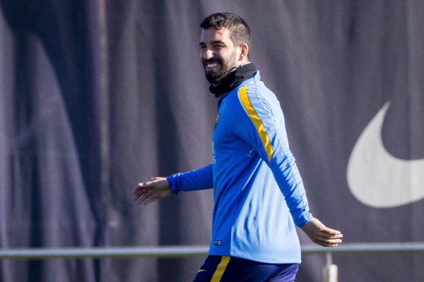 Arda Turan sahaya çıkıyor