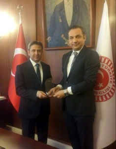 2015 Yılında Siyasette Ahmet Aydın Farkı