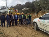 DAĞDERE - Akhisar'da Vatandaş Çamurdan Kurtuldu