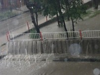 Ankara'nın Polatlı İlçesinde Sağanak Yağış, Sele Dönüştü