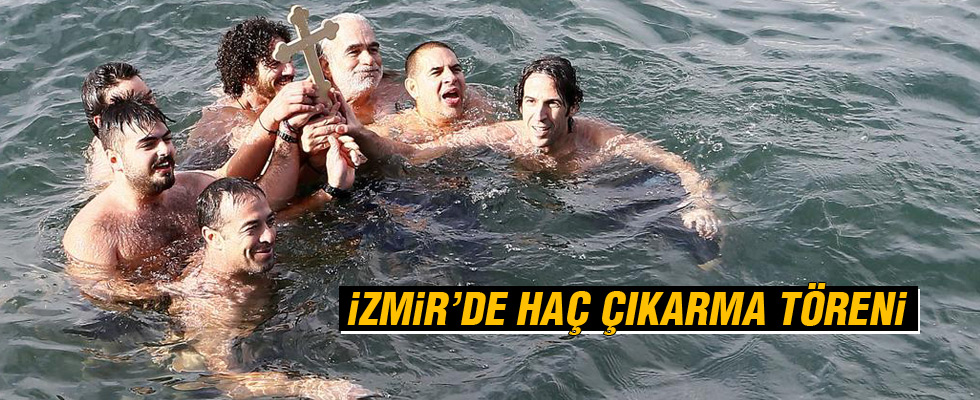 İzmir'de haç çıkarma töreni