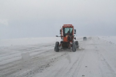 Kars'ta 24 Köy Yolu Ulaşıma Kapalı