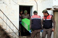 SOBA ZEHİRLENMESİ - Nevşehir'de Ölü Bulunan Çiftin Cenazesi Morga Kaldırıldı