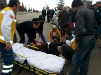 Otomobil Elektrikli Bisiklete Çarptı Açıklaması 1 Yaralı