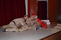 YUSUF YıLDıZ - 'Sarıkamış' Tiyatro Oyunu Namık Kemal Üniversitesi'nde Sahnelendi