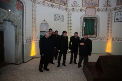 Vali Tuna Seyitgazi'de Türbeleri Ziyaret Etti