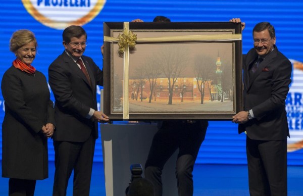 Başbakan Davutoğlu: Ankara'ya gelen ayrılmak istemeyecek