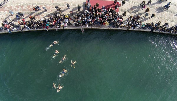 İzmir'de haç çıkarma töreni