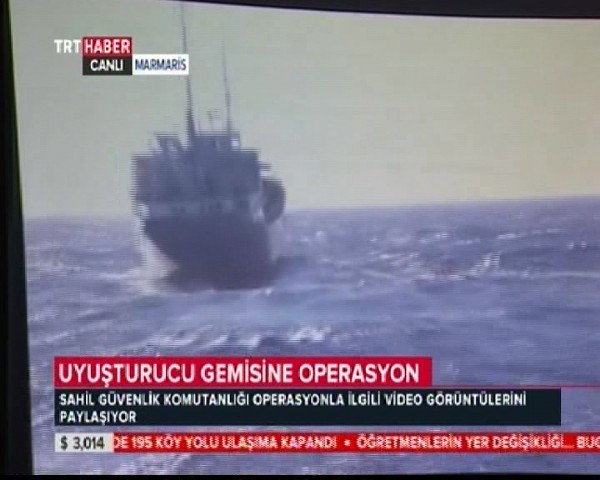 Uyuşturucu gemisine operasyon anı