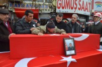 AFYONKARAHİSAR VALİSİ - Afyonkarahisar Şehidini 20 Bin Kişiyle Uğurladı