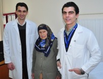 KOLON KANSERİ - Bedriye Nine Kapalı Ameliyatla Bağırsağındaki Tümörden Kurtuldu