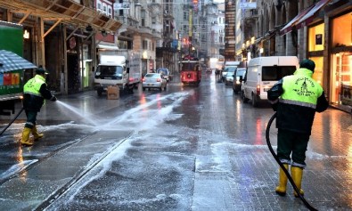 Beyoğlu'nda Kış Temizliği