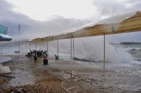 DENİZ TRAFİĞİ - Dereler Ters Aktı, Deniz Trafiği Durdu