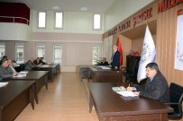 Dinarlı Yazara Plaket Verildi