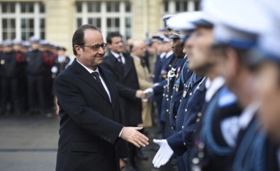 Hollande Açıklaması 'Terör Yanlısı 50 Yabancı Yakalandı'