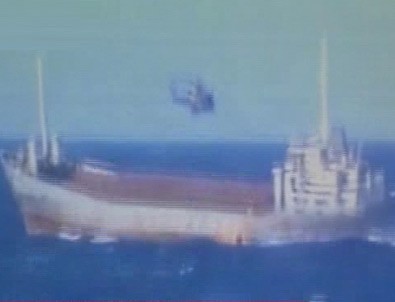 Uyuşturucu gemisine operasyon anı