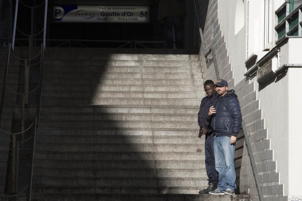 Paris'te canlı bomba vurularak öldürüldü
