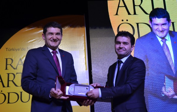 Yılın Rektörü Çağrı Erhan oldu