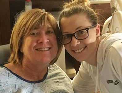 53 yaşındaki kadın torununu doğurdu