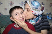 YARDIM TALEBİ - Erdoğan Hayranı Çocuğa Başkan Özaltun Sahip Çıktı