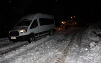 50 Öğrenci Köy Yolunda Mahsur Kaldı