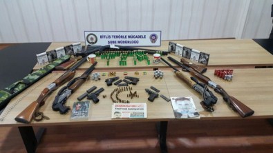 PKK/KCK Üyesi 12 Kişi Tutuklandı