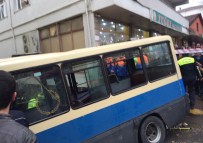 Sarıyer'de Minübüs Duvara Çarptı Açıklaması 1 Ölü, 15 Yaralı