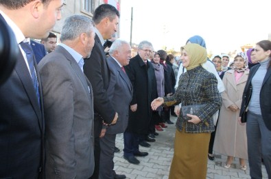 Annesi Adına Kuran Kursu Açtı