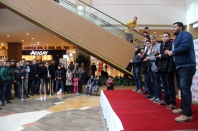 Araba Kazandığını Telefondan Öğrendi