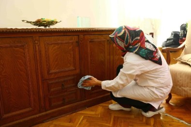 Bağcılar'da Bakıma Muhtaç Ve Engellilerin Ev Temizliği İle Kişisel Bakımı Yapılıyor