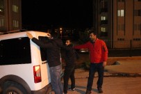 İZİNSİZ YÜRÜYÜŞ - Çanakkale'de İzinsiz Yürüyüş Yapmak İsteyen Gruba Polis Müdahale Etti