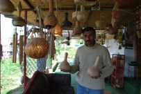 SANAT ESERİ - Çin Mallarına Yenik Düşen Romanlar Su Kabağı İşlemeye Başladı