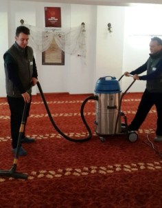 İzmit Belediyesi 2015'Te 207 Bin Metrekare Halı Temizliği Yaptı