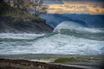 DENİZ ULAŞIMI - Karadeniz Hırçınlaştı