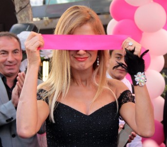 Açılışı Tuğba Özay Yaptı