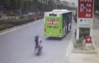 TEHLİKELİ YOLCULUK - Bir motosiklete 4 kişi binerse...