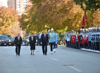 Cumhurbaşkanı Erdoğan'ı Meclis'te polislerin oluşturduğu tören mangası karşıladı