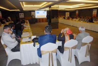 Diyarbakır'da Eşitlikçi Ve Çoğulcu Demokrasi Ağı Genel Kurul Toplantısı Yapıldı