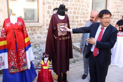 'Gördüğünüz Gibi 8 İç Çamaşırı Var'