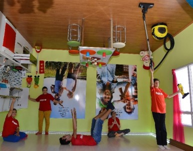 Özel Çocuklar 'Ters Ev'de