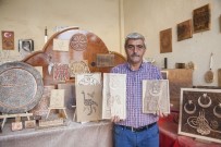 MEZAR TAŞLARı - Selçuklu Mezar Taşları Ahşaba İşleniyor