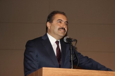 Hukuk Fakültesi'nin İlk Dersini Prof. Dr. Mehmet Ünal Verdi
