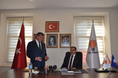 Bakan Eroğlu'ndan AK Parti Trabzon İl Başkanlığı'na Ziyaret